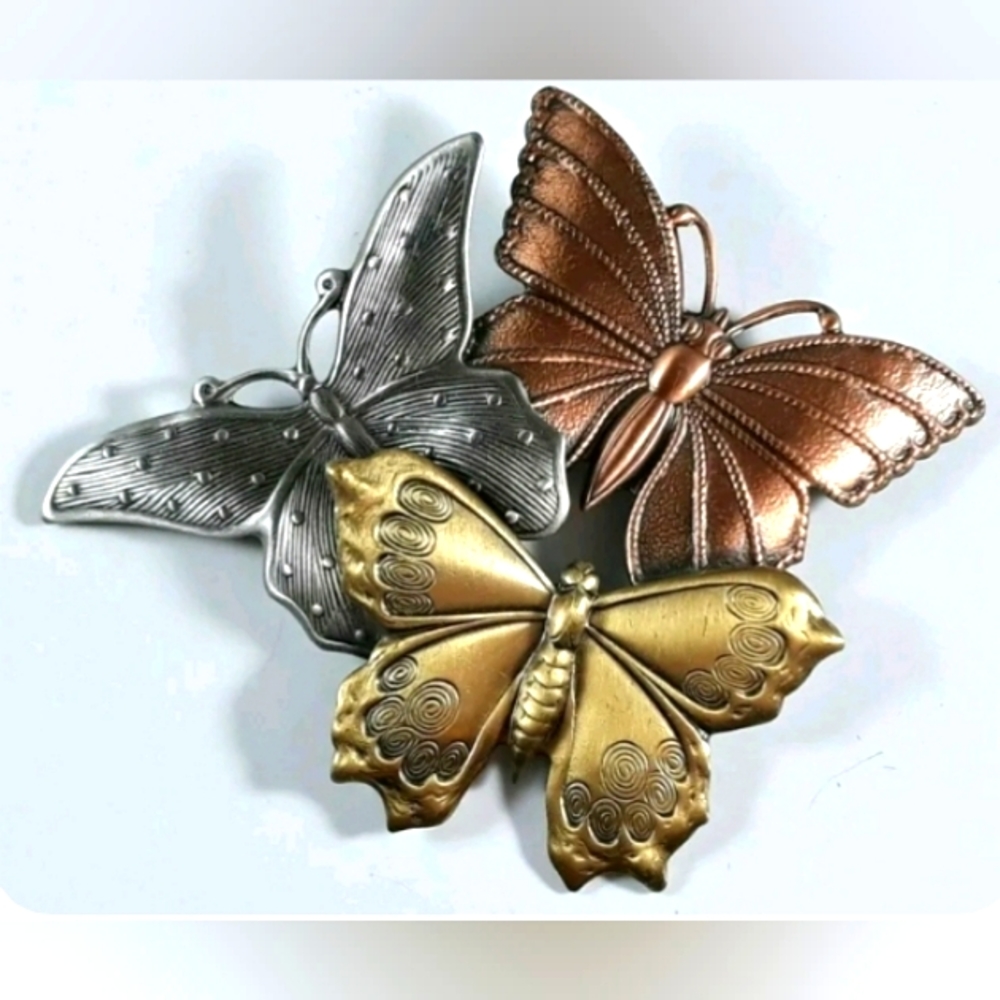 VINTAGE K&T SIGNED BUTTERFLY BROOCH~PIN